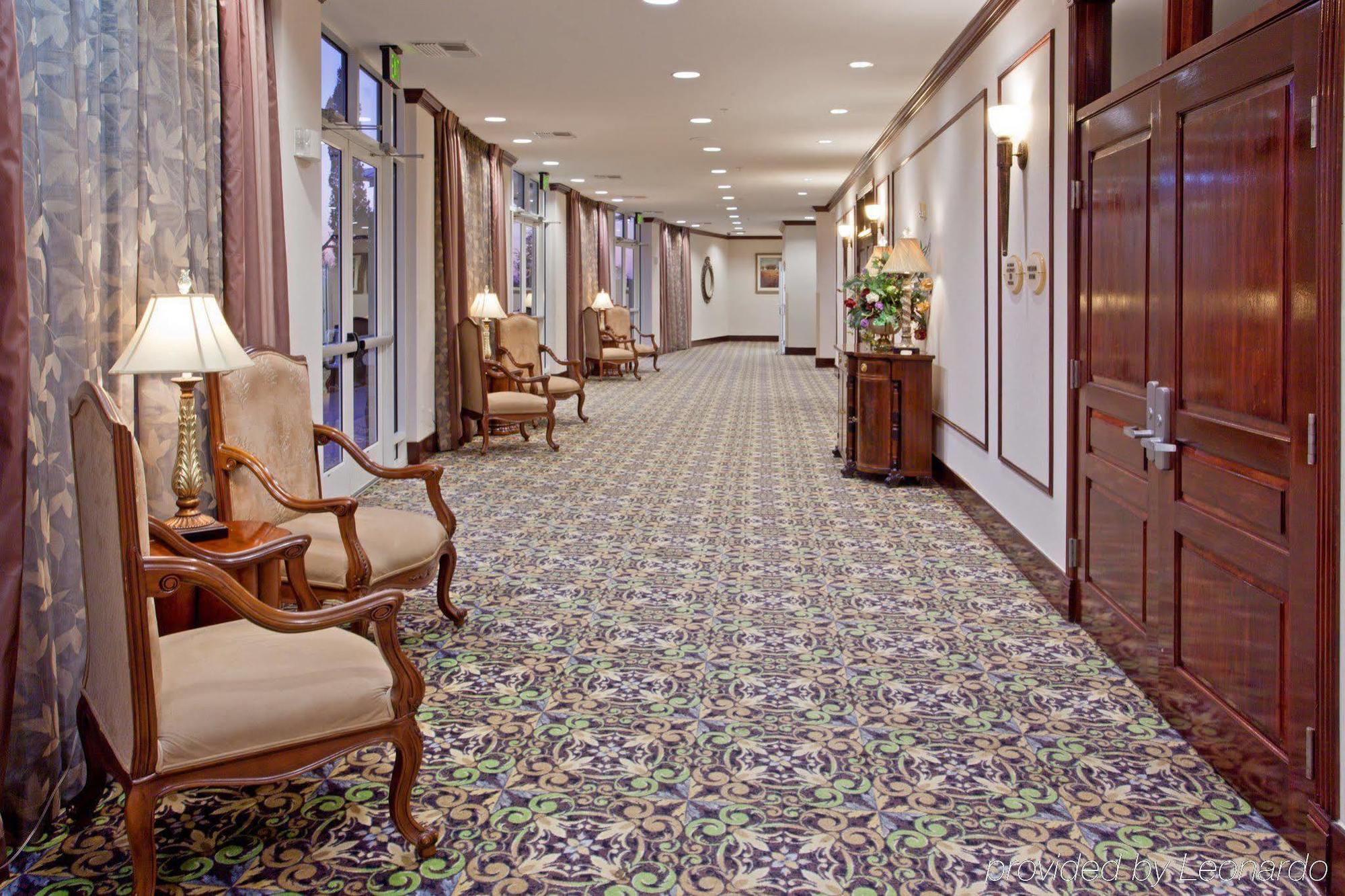 Holiday Inn & Suites College Station-Aggieland By Ihg Экстерьер фото